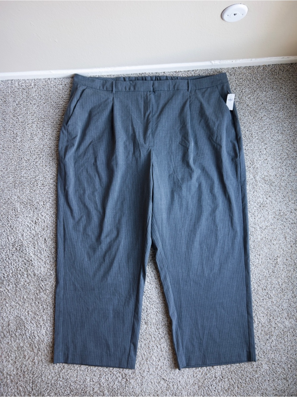 Old Navy Gray Pinstripe Wide-Leg Dress Pants